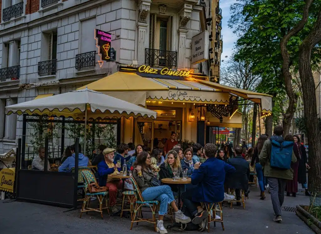 mana5280-dA27K7-GCiw-unsplash Coffee-shop- Montmartre